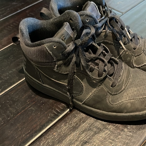 Nike boys black hi top sneakers - Picture 2 of 7